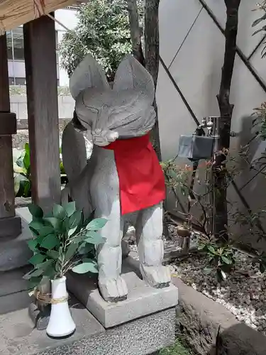 有楽稲荷神社の狛犬