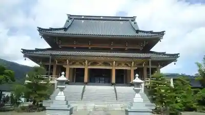 康楽寺の本殿・本堂