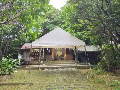 世持神社の本殿