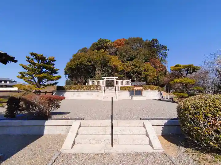 天武天皇・持統天皇陵(檜隈大内陵)のお墓