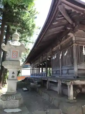 諏訪大社上社前宮の本殿・本堂