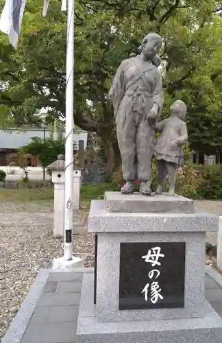 滋賀県護国神社の像