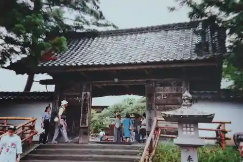 中尊寺の山門・神門