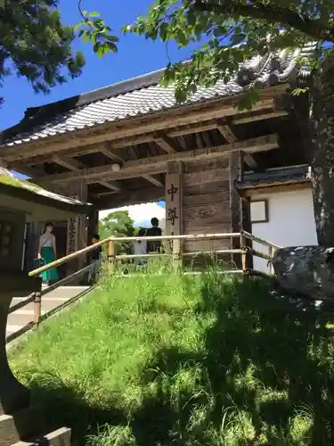 中尊寺の山門・神門