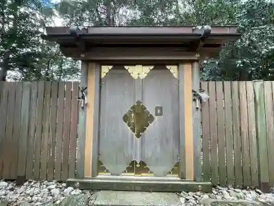 上長屋神社の{uncategorized: "未分類", other: "その他", undefined: "問題あり", building: "その他建物", grave: "お墓", sacred_gate: "鳥居", guardian: "狛犬", statue: "像", buddha: "仏像", history: "歴史", nature: "自然", garden: "庭園", animal: "動物", pagoda: "塔", temizu: "手水舎", mountain_gate: "山門・神門", sanctuary: "本殿・本堂", subordinate: "末社・摂社", art: "芸術", scenery: "景色", jizo: "地蔵", ema: "絵馬", goshuin: "御朱印", omikuji: "おみくじ", items: "授与品その他", amulet: "お守り", goshuincho: "御朱印帳", eats: "食事", festival: "お祭り", votive_dance: "神楽", shichigosan: "七五三参", wedding: "結婚式", experience: "体験その他", initially: "初詣", around: "周辺", anti_infection: "感染症対策"}