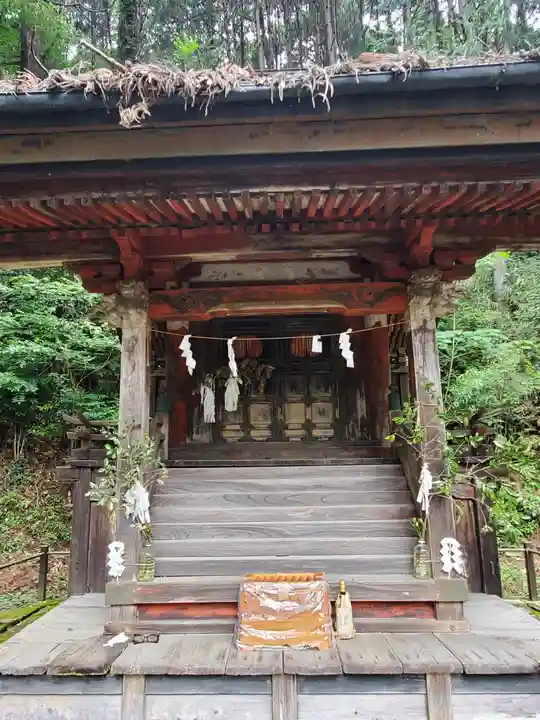 松田神社の本殿・本堂