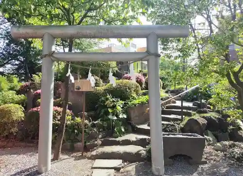 鎮守氷川神社の鳥居