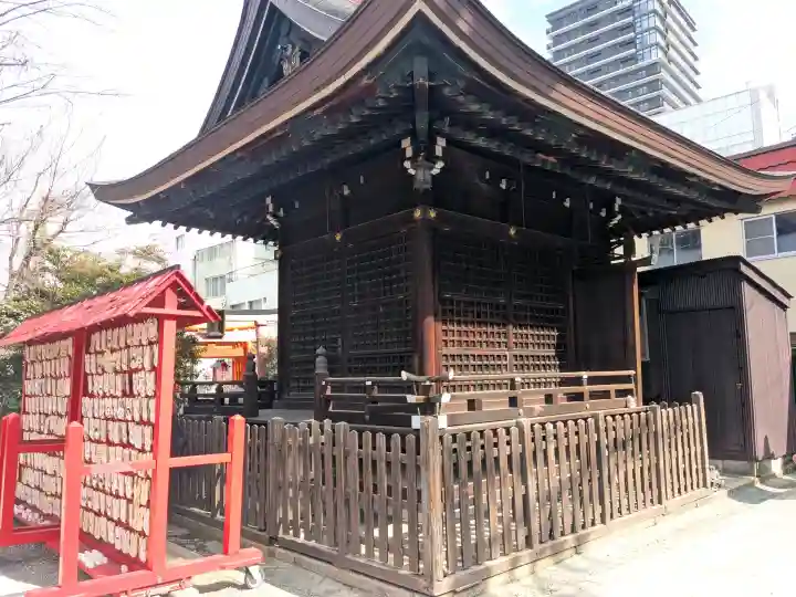 三輪神社の{uncategorized: "未分類", other: "その他", undefined: "問題あり", building: "その他建物", grave: "お墓", sacred_gate: "鳥居", guardian: "狛犬", statue: "像", buddha: "仏像", history: "歴史", nature: "自然", garden: "庭園", animal: "動物", pagoda: "塔", temizu: "手水舎", mountain_gate: "山門・神門", sanctuary: "本殿・本堂", subordinate: "末社・摂社", art: "芸術", scenery: "景色", jizo: "地蔵", ema: "絵馬", goshuin: "御朱印", omikuji: "おみくじ", items: "授与品その他", amulet: "お守り", goshuincho: "御朱印帳", eats: "食事", festival: "お祭り", votive_dance: "神楽", shichigosan: "七五三参", wedding: "結婚式", experience: "体験その他", initially: "初詣", around: "周辺", anti_infection: "感染症対策"}
