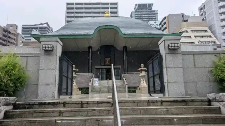 (東本願寺)天満別院の{uncategorized: "未分類", other: "その他", undefined: "問題あり", building: "その他建物", grave: "お墓", sacred_gate: "鳥居", guardian: "狛犬", statue: "像", buddha: "仏像", history: "歴史", nature: "自然", garden: "庭園", animal: "動物", pagoda: "塔", temizu: "手水舎", mountain_gate: "山門・神門", sanctuary: "本殿・本堂", subordinate: "末社・摂社", art: "芸術", scenery: "景色", jizo: "地蔵", ema: "絵馬", goshuin: "御朱印", omikuji: "おみくじ", items: "授与品その他", amulet: "お守り", goshuincho: "御朱印帳", eats: "食事", festival: "お祭り", votive_dance: "神楽", shichigosan: "七五三参", wedding: "結婚式", experience: "体験その他", initially: "初詣", around: "周辺", anti_infection: "感染症対策"}