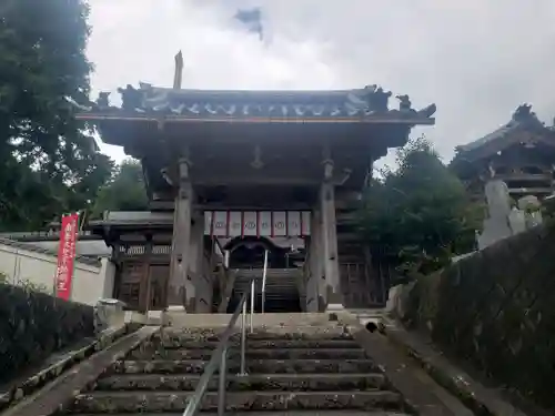 常福寺の山門