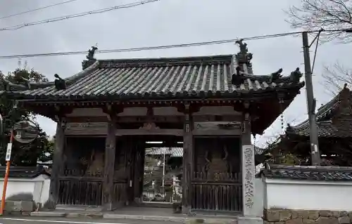 穴太寺の{uncategorized: "未分類", other: "その他", undefined: "問題あり", building: "その他建物", grave: "お墓", sacred_gate: "鳥居", guardian: "狛犬", statue: "像", buddha: "仏像", history: "歴史", nature: "自然", garden: "庭園", animal: "動物", pagoda: "塔", temizu: "手水舎", mountain_gate: "山門・神門", sanctuary: "本殿・本堂", subordinate: "末社・摂社", art: "芸術", scenery: "景色", jizo: "地蔵", ema: "絵馬", goshuin: "御朱印", omikuji: "おみくじ", items: "授与品その他", amulet: "お守り", goshuincho: "御朱印帳", eats: "食事", festival: "お祭り", votive_dance: "神楽", shichigosan: "七五三参", wedding: "結婚式", experience: "体験その他", initially: "初詣", around: "周辺", anti_infection: "感染症対策"}
