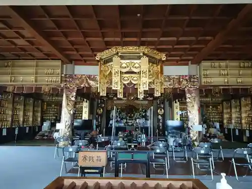 洞泉寺の本殿・本堂