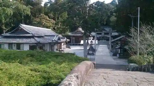 西寒多神社の建物その他