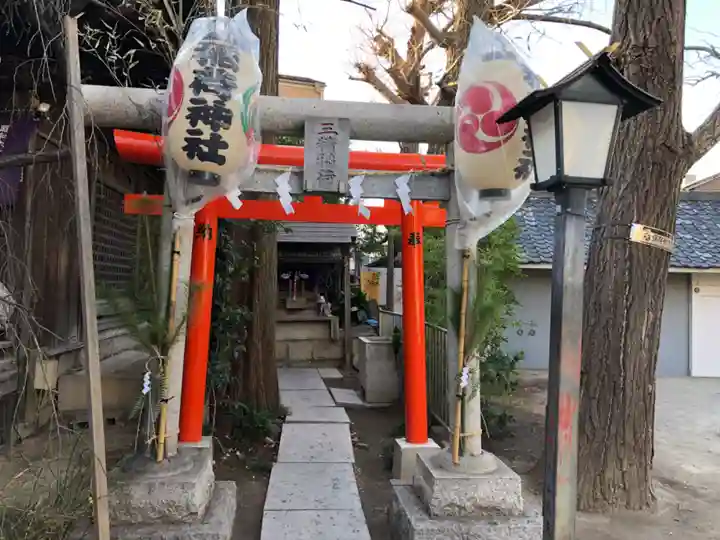 千住本氷川神社の鳥居