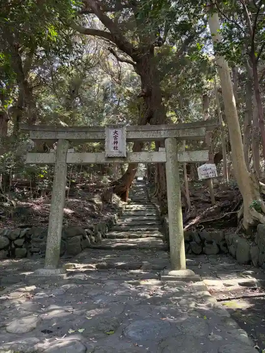 大宮神社の{uncategorized: "未分類", other: "その他", undefined: "問題あり", building: "その他建物", grave: "お墓", sacred_gate: "鳥居", guardian: "狛犬", statue: "像", buddha: "仏像", history: "歴史", nature: "自然", garden: "庭園", animal: "動物", pagoda: "塔", temizu: "手水舎", mountain_gate: "山門・神門", sanctuary: "本殿・本堂", subordinate: "末社・摂社", art: "芸術", scenery: "景色", jizo: "地蔵", ema: "絵馬", goshuin: "御朱印", omikuji: "おみくじ", items: "授与品その他", amulet: "お守り", goshuincho: "御朱印帳", eats: "食事", festival: "お祭り", votive_dance: "神楽", shichigosan: "七五三参", wedding: "結婚式", experience: "体験その他", initially: "初詣", around: "周辺", anti_infection: "感染症対策"}