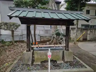 田端神社の手水舎