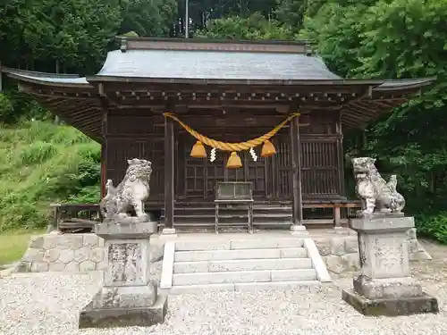 羽布熊野神社の本殿・本堂