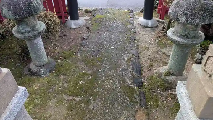 双和郷稲荷大明神の庭園