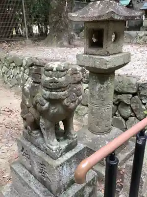 熊野神社（熊野町）の狛犬