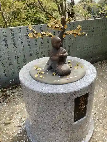 大宝寺の像