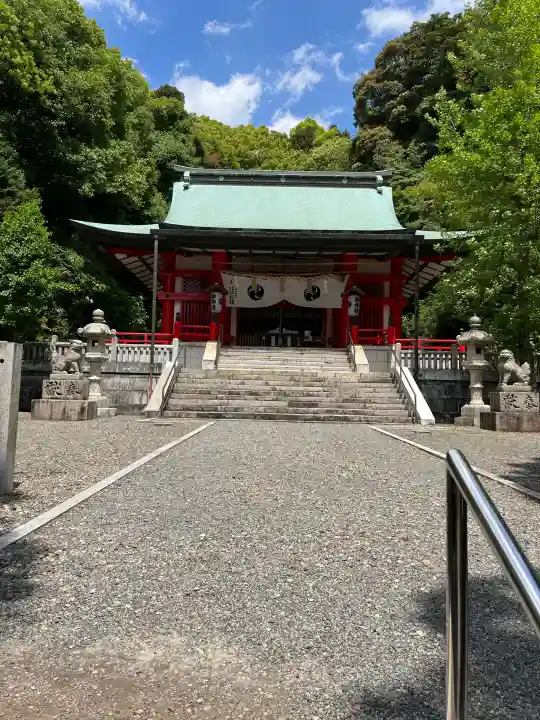 礒宮八幡神社の{uncategorized: "未分類", other: "その他", undefined: "問題あり", building: "その他建物", grave: "お墓", sacred_gate: "鳥居", guardian: "狛犬", statue: "像", buddha: "仏像", history: "歴史", nature: "自然", garden: "庭園", animal: "動物", pagoda: "塔", temizu: "手水舎", mountain_gate: "山門・神門", sanctuary: "本殿・本堂", subordinate: "末社・摂社", art: "芸術", scenery: "景色", jizo: "地蔵", ema: "絵馬", goshuin: "御朱印", omikuji: "おみくじ", items: "授与品その他", amulet: "お守り", goshuincho: "御朱印帳", eats: "食事", festival: "お祭り", votive_dance: "神楽", shichigosan: "七五三参", wedding: "結婚式", experience: "体験その他", initially: "初詣", around: "周辺", anti_infection: "感染症対策"}