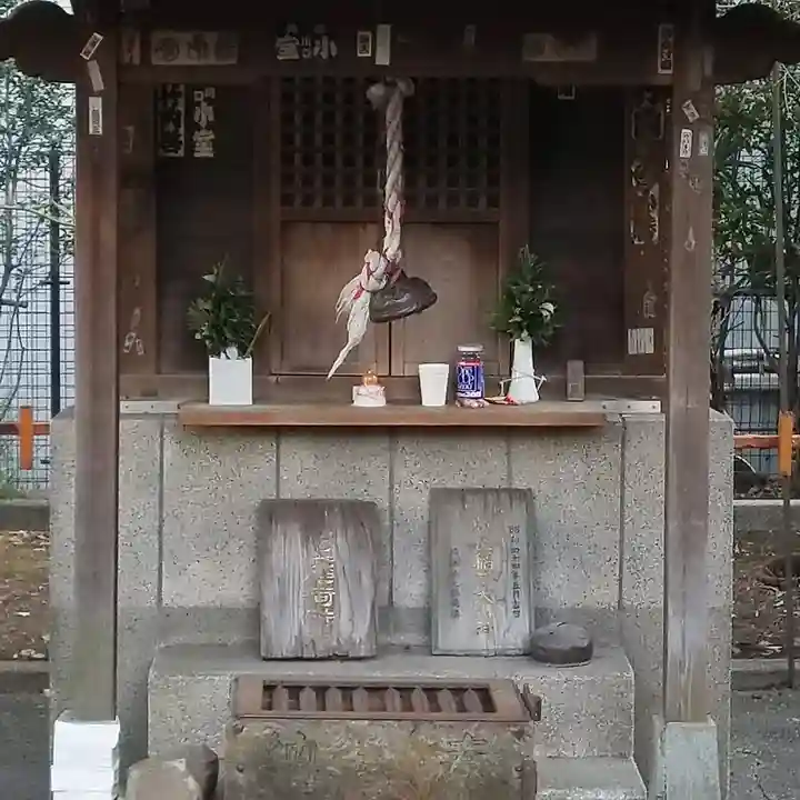 駒止稲荷神社の末社・摂社