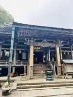 青岸渡寺の{uncategorized: "未分類", other: "その他", undefined: "問題あり", building: "その他建物", grave: "お墓", sacred_gate: "鳥居", guardian: "狛犬", statue: "像", buddha: "仏像", history: "歴史", nature: "自然", garden: "庭園", animal: "動物", pagoda: "塔", temizu: "手水舎", mountain_gate: "山門・神門", sanctuary: "本殿・本堂", subordinate: "末社・摂社", art: "芸術", scenery: "景色", jizo: "地蔵", ema: "絵馬", goshuin: "御朱印", omikuji: "おみくじ", items: "授与品その他", amulet: "お守り", goshuincho: "御朱印帳", eats: "食事", festival: "お祭り", votive_dance: "神楽", shichigosan: "七五三参", wedding: "結婚式", experience: "体験その他", initially: "初詣", around: "周辺", anti_infection: "感染症対策"}