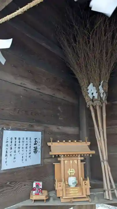 高忍日賣神社の末社・摂社