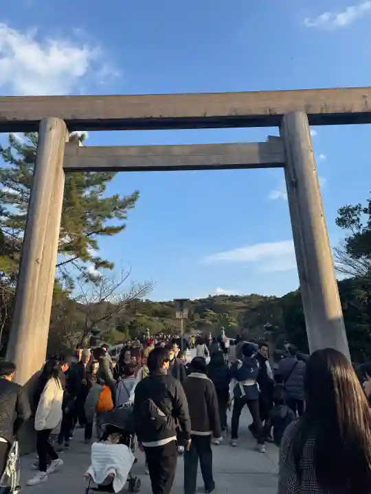 伊勢神宮内宮(皇大神宮)の{uncategorized: "未分類", other: "その他", undefined: "問題あり", building: "その他建物", grave: "お墓", sacred_gate: "鳥居", guardian: "狛犬", statue: "像", buddha: "仏像", history: "歴史", nature: "自然", garden: "庭園", animal: "動物", pagoda: "塔", temizu: "手水舎", mountain_gate: "山門・神門", sanctuary: "本殿・本堂", subordinate: "末社・摂社", art: "芸術", scenery: "景色", jizo: "地蔵", ema: "絵馬", goshuin: "御朱印", omikuji: "おみくじ", items: "授与品その他", amulet: "お守り", goshuincho: "御朱印帳", eats: "食事", festival: "お祭り", votive_dance: "神楽", shichigosan: "七五三参", wedding: "結婚式", experience: "体験その他", initially: "初詣", around: "周辺", anti_infection: "感染症対策"}