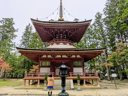 高野山金剛峯寺の塔