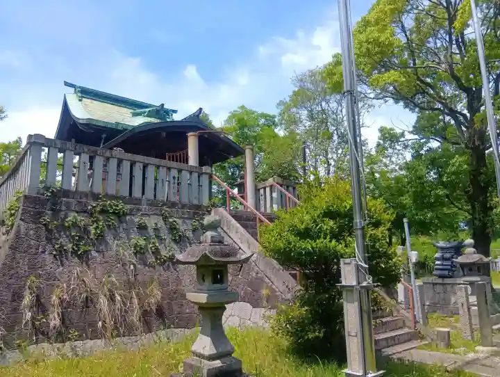 八幡神社の{uncategorized: "未分類", other: "その他", undefined: "問題あり", building: "その他建物", grave: "お墓", sacred_gate: "鳥居", guardian: "狛犬", statue: "像", buddha: "仏像", history: "歴史", nature: "自然", garden: "庭園", animal: "動物", pagoda: "塔", temizu: "手水舎", mountain_gate: "山門・神門", sanctuary: "本殿・本堂", subordinate: "末社・摂社", art: "芸術", scenery: "景色", jizo: "地蔵", ema: "絵馬", goshuin: "御朱印", omikuji: "おみくじ", items: "授与品その他", amulet: "お守り", goshuincho: "御朱印帳", eats: "食事", festival: "お祭り", votive_dance: "神楽", shichigosan: "七五三参", wedding: "結婚式", experience: "体験その他", initially: "初詣", around: "周辺", anti_infection: "感染症対策"}