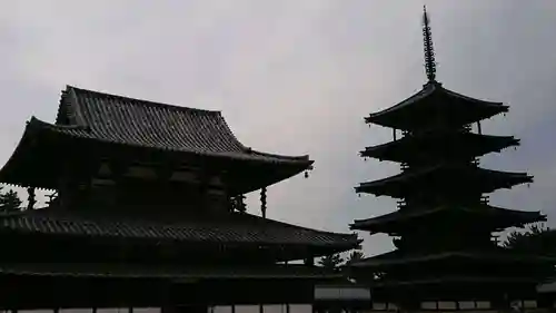 法隆寺の本殿