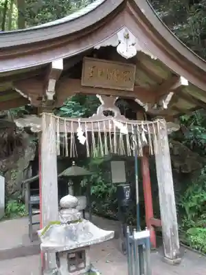 狸谷山不動院の本殿・本堂