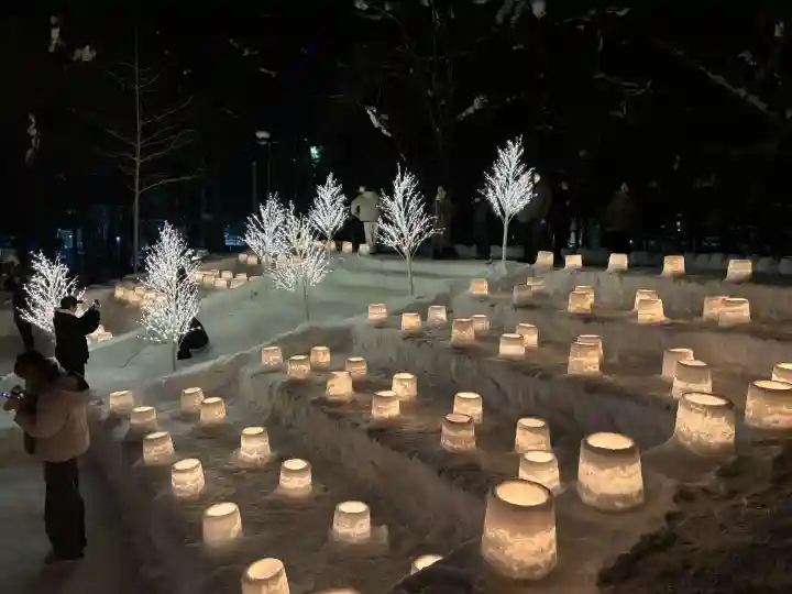 定山渓神社の{uncategorized: "未分類", other: "その他", undefined: "問題あり", building: "その他建物", grave: "お墓", sacred_gate: "鳥居", guardian: "狛犬", statue: "像", buddha: "仏像", history: "歴史", nature: "自然", garden: "庭園", animal: "動物", pagoda: "塔", temizu: "手水舎", mountain_gate: "山門・神門", sanctuary: "本殿・本堂", subordinate: "末社・摂社", art: "芸術", scenery: "景色", jizo: "地蔵", ema: "絵馬", goshuin: "御朱印", omikuji: "おみくじ", items: "授与品その他", amulet: "お守り", goshuincho: "御朱印帳", eats: "食事", festival: "お祭り", votive_dance: "神楽", shichigosan: "七五三参", wedding: "結婚式", experience: "体験その他", initially: "初詣", around: "周辺", anti_infection: "感染症対策"}