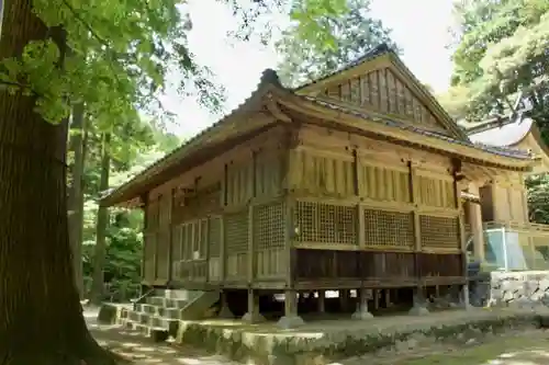 雷神社の本殿