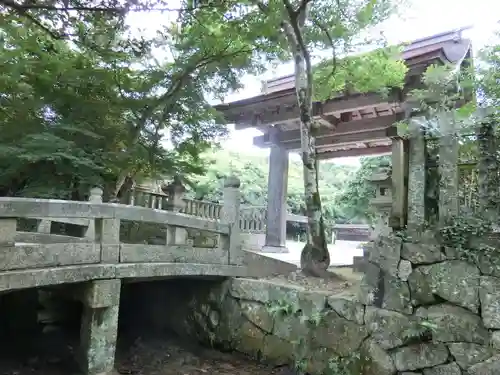 中山神社の建物その他