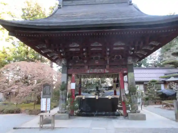 北口本宮冨士浅間神社の手水舎