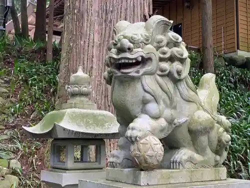 須山浅間神社の狛犬