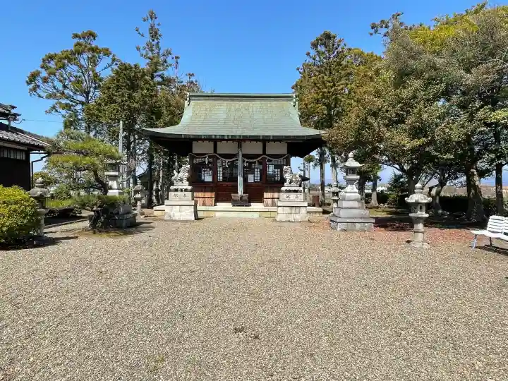 下多良神社の{uncategorized: "未分類", other: "その他", undefined: "問題あり", building: "その他建物", grave: "お墓", sacred_gate: "鳥居", guardian: "狛犬", statue: "像", buddha: "仏像", history: "歴史", nature: "自然", garden: "庭園", animal: "動物", pagoda: "塔", temizu: "手水舎", mountain_gate: "山門・神門", sanctuary: "本殿・本堂", subordinate: "末社・摂社", art: "芸術", scenery: "景色", jizo: "地蔵", ema: "絵馬", goshuin: "御朱印", omikuji: "おみくじ", items: "授与品その他", amulet: "お守り", goshuincho: "御朱印帳", eats: "食事", festival: "お祭り", votive_dance: "神楽", shichigosan: "七五三参", wedding: "結婚式", experience: "体験その他", initially: "初詣", around: "周辺", anti_infection: "感染症対策"}