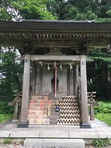 出羽神社(出羽三山神社)～三神合祭殿～の末社