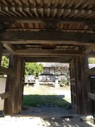 阿弥陀寺の山門