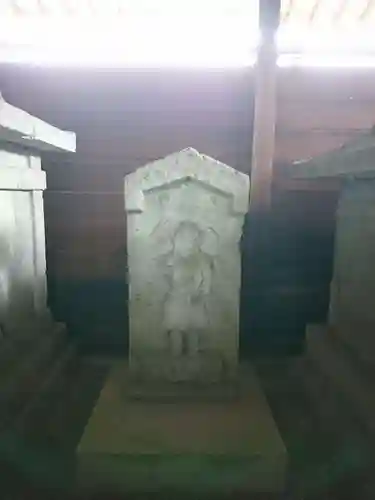 白山神社の仏像