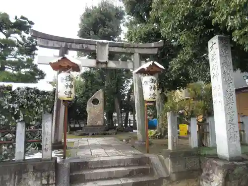 木嶋坐天照御魂神社の鳥居