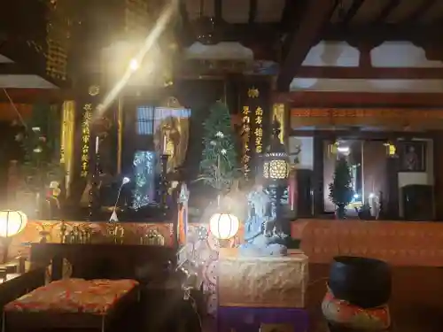 百済寺の本殿・本堂