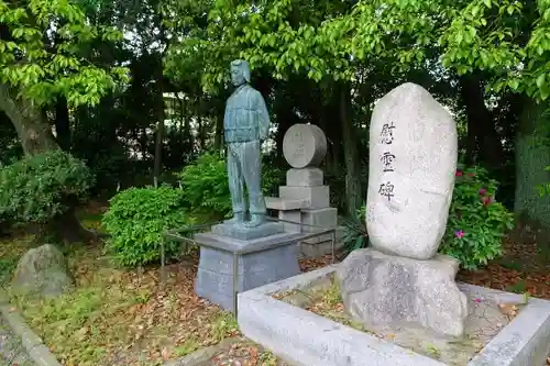 大阪護國神社の像