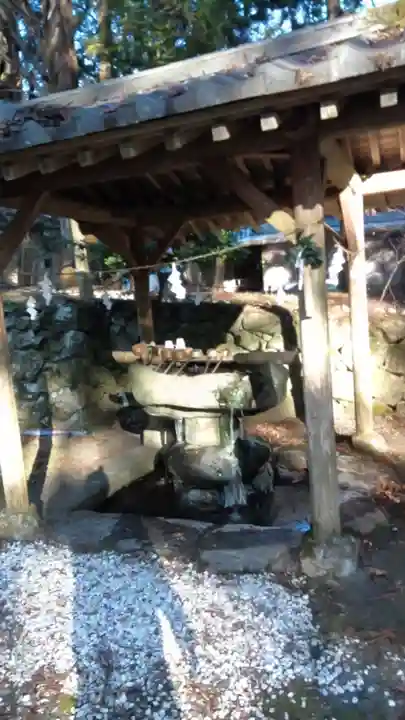 明建神社の手水舎