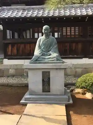 泉岳寺の像
