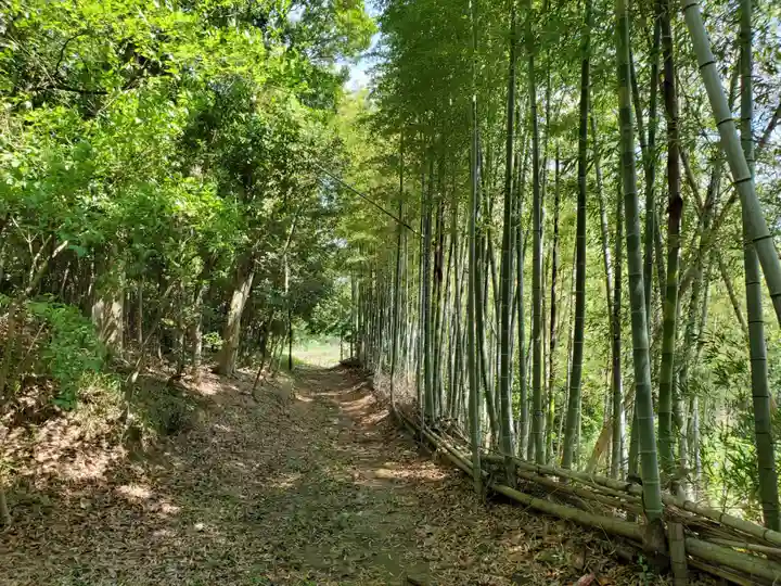 可美真手命神社の周辺