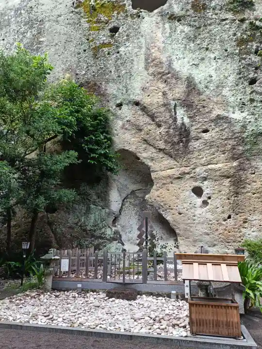 花窟神社の本殿・本堂