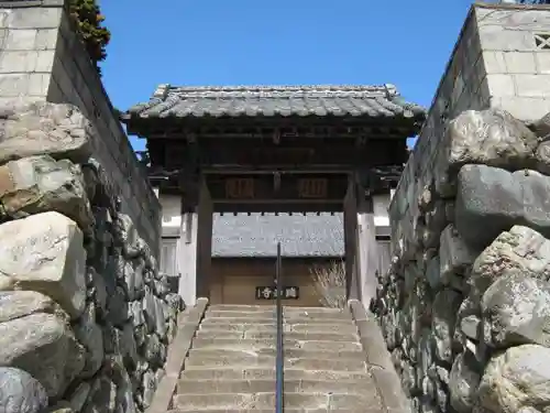 瑞岩寺の山門